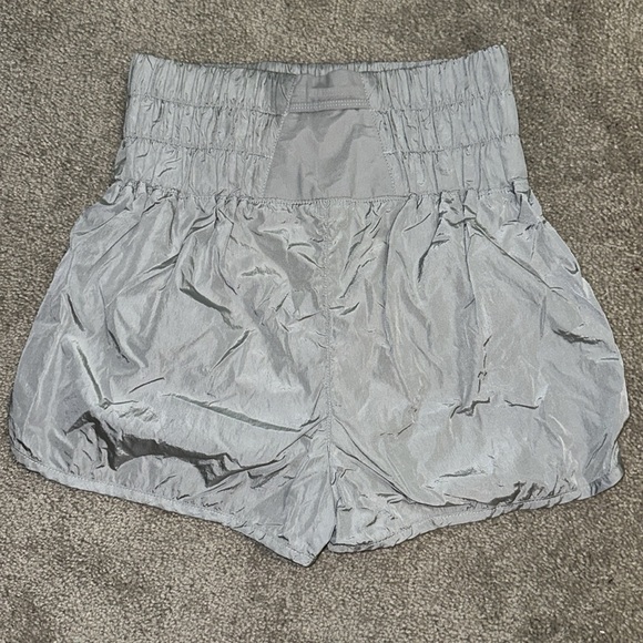 Free People “the way home” Active shorts size medium 👟 - Picture 3 of 6